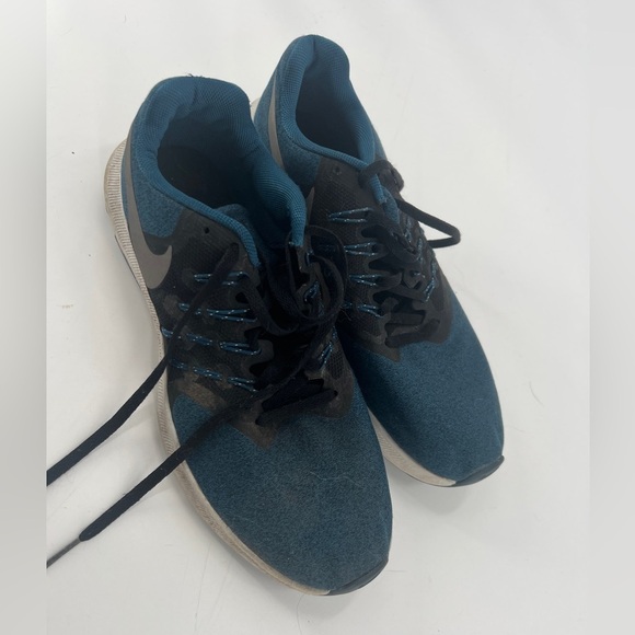 Nike blue sneakers size 8.5 running shoes - Picture 2 of 7